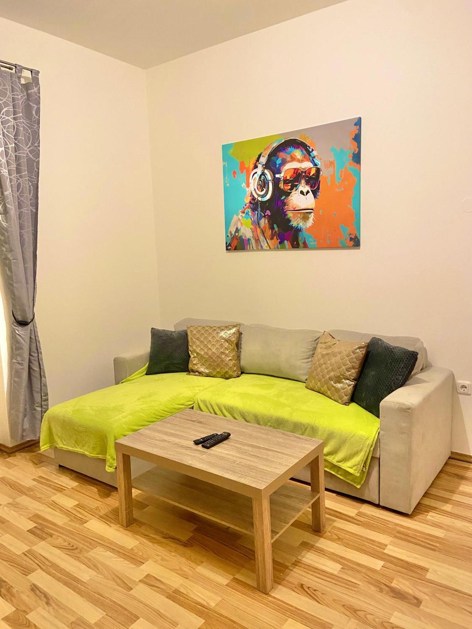 Burgblick Apartment- 60Qm, Kueche, Waschmaschine, Streamingdienste Seebenstein 外观 照片